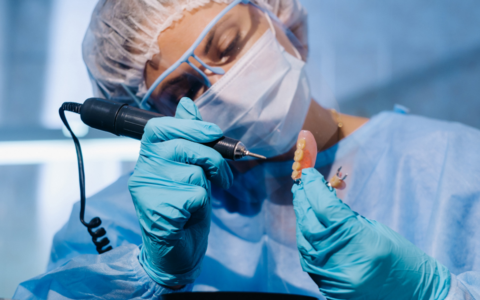 Dental lab for same-day dentures and repairs